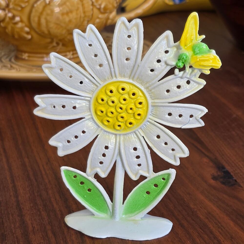 Vintage Revere MFG Daisy Bee Earring Holder White Green Yellow Retro 60s 70s